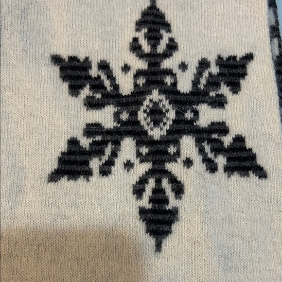 Reversible wool angora snowflake scarf Eddie Bauer - Picture 5 of 9